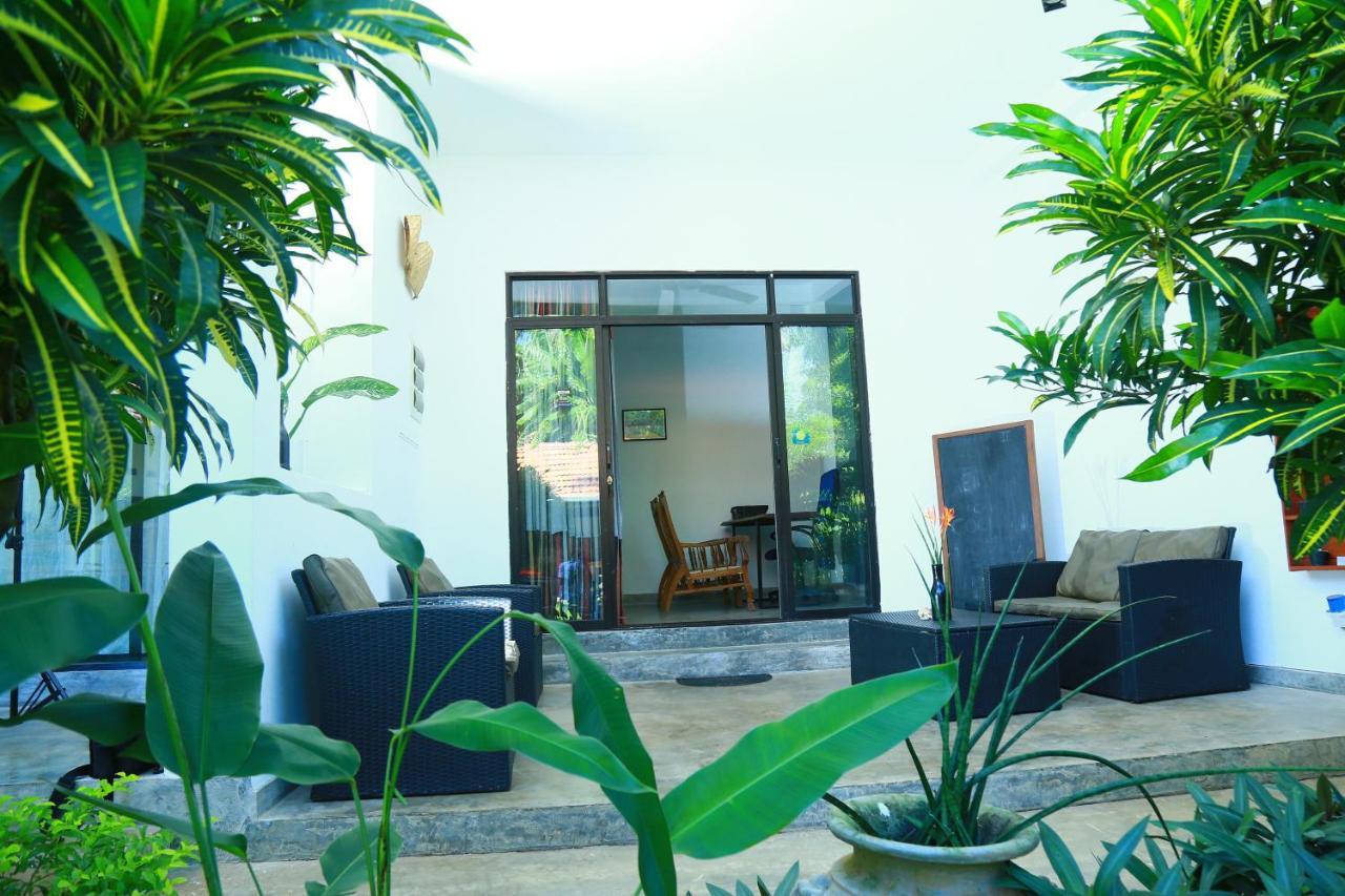 Bed and Breakfast Srimany à Mirissa Extérieur photo