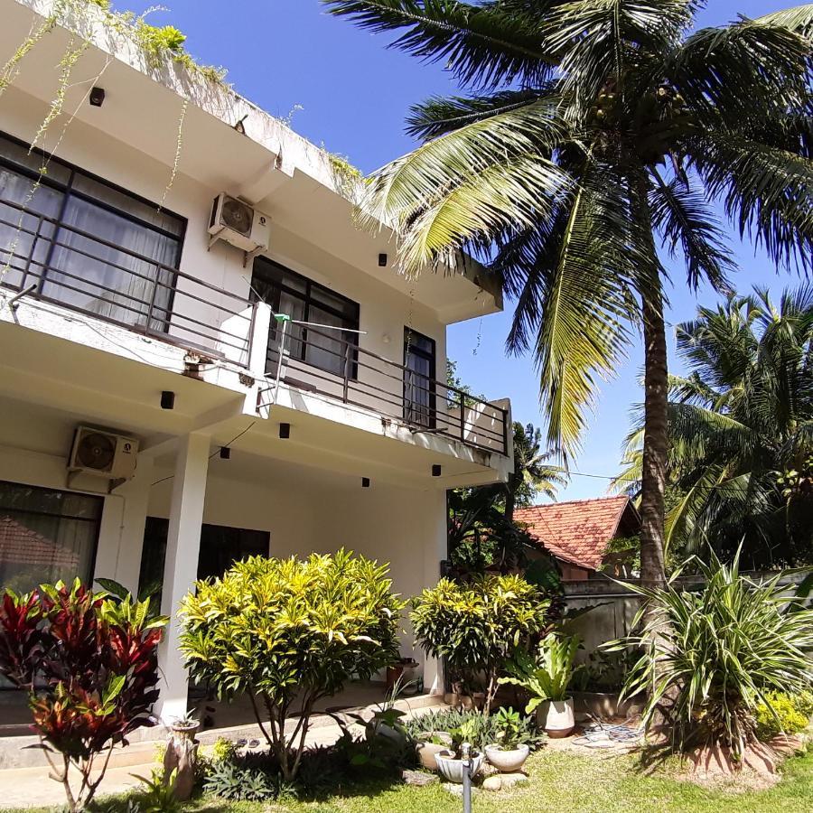 Bed and Breakfast Srimany à Mirissa Extérieur photo