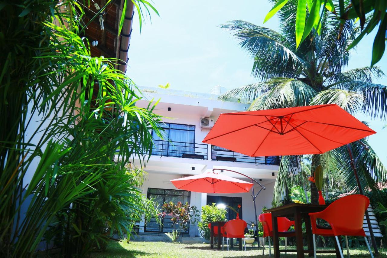 Bed and Breakfast Srimany à Mirissa Extérieur photo